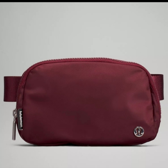 lululemon athletica Handbags - NWT Lululemon Everywhere Belt Bag